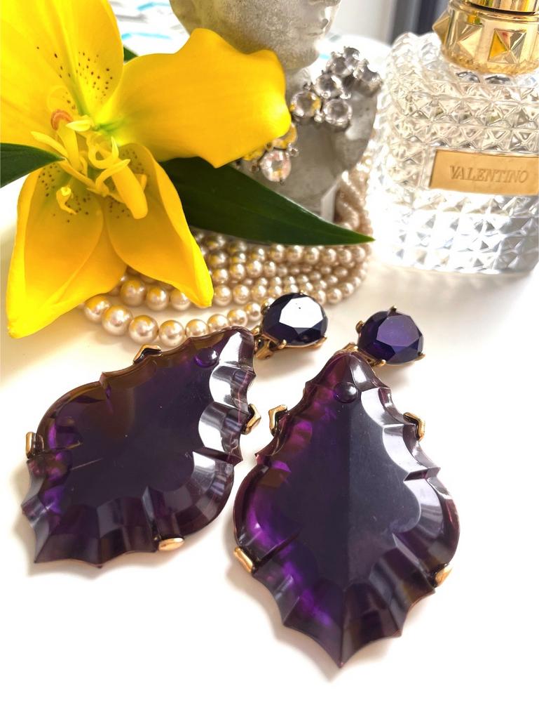 Крупные клипсы темно-фиолетового цвета