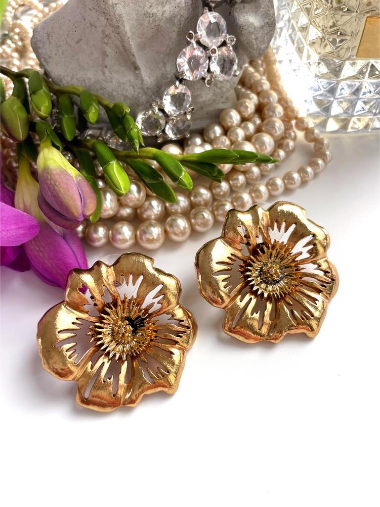 Серьги цветы в золотом цвете