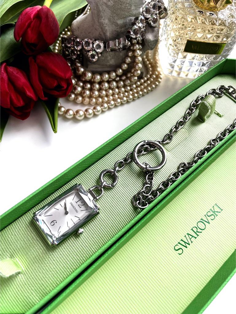 Колье в виде часов