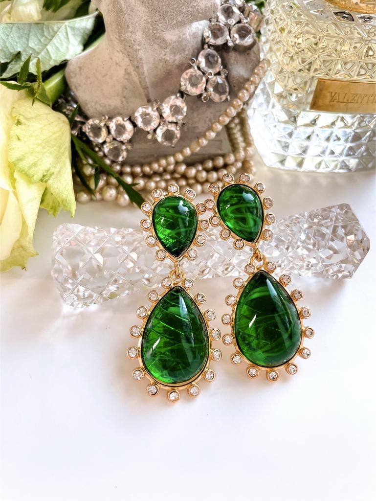 Серьги ярко-зеленого цвета