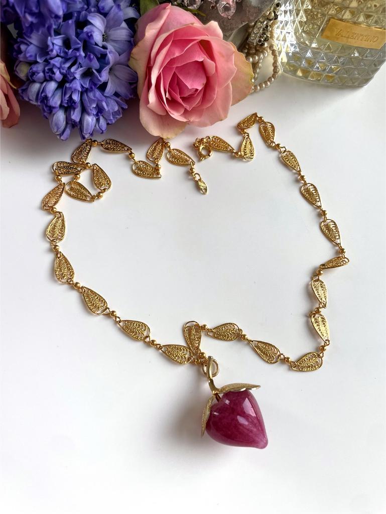 Кулон в виде редиски