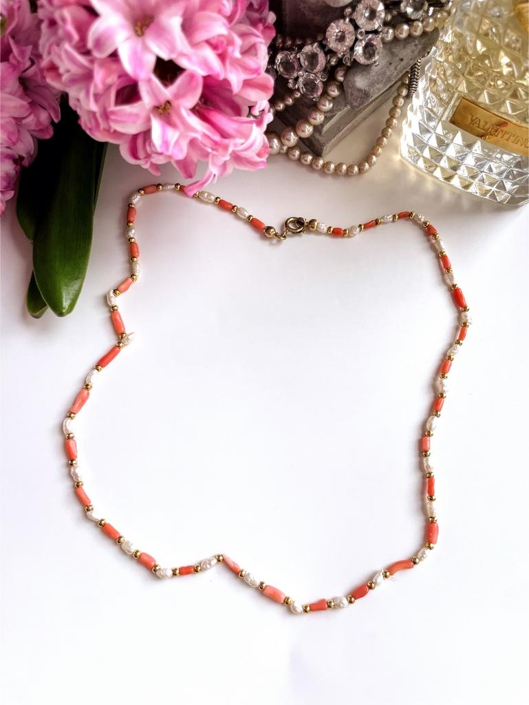 Колье из коралла и речного жемчуга