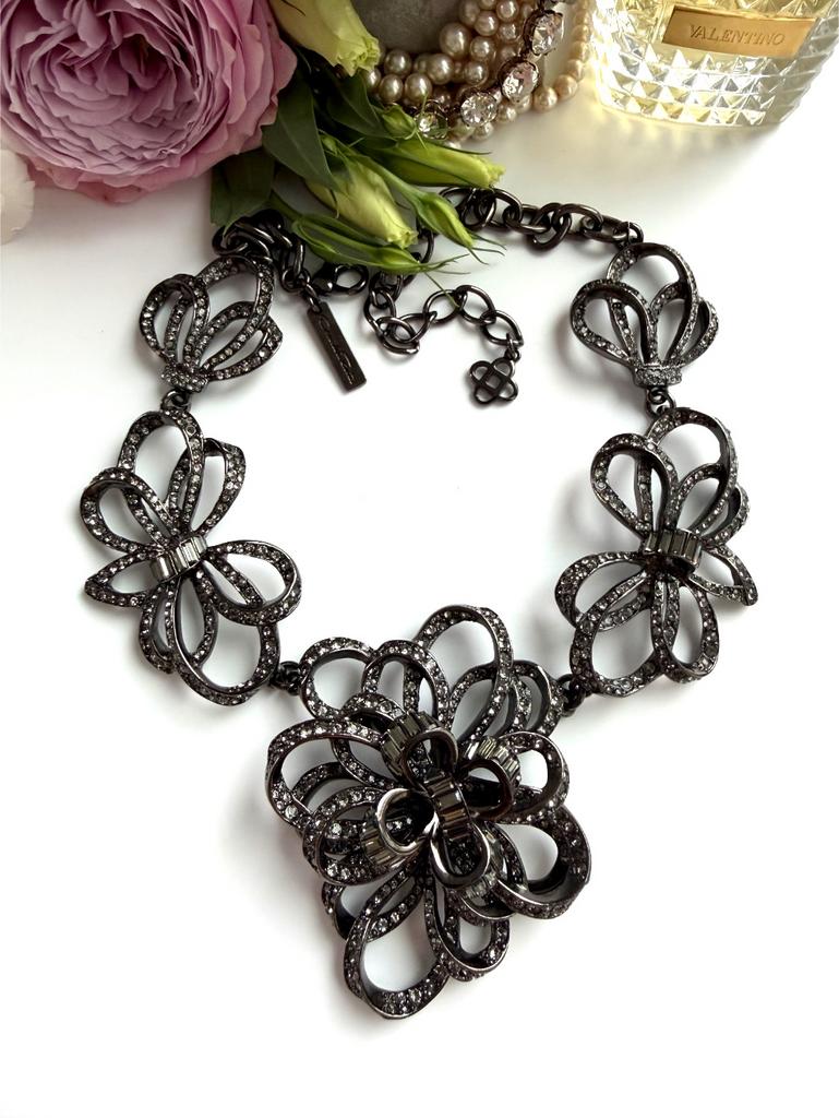 Колье в темных оттенках