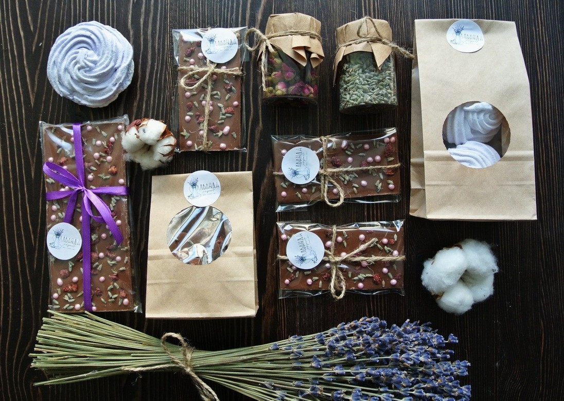 Шоколад с лавандой и малиной