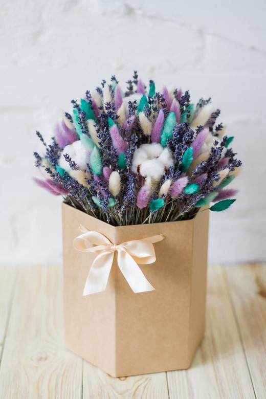 Превью шляпной коробки с сухоцветами