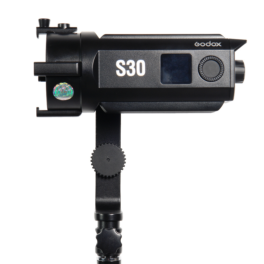 Осветитель светодиодный Godox S30 фокусируемый купить. Гарантия 2