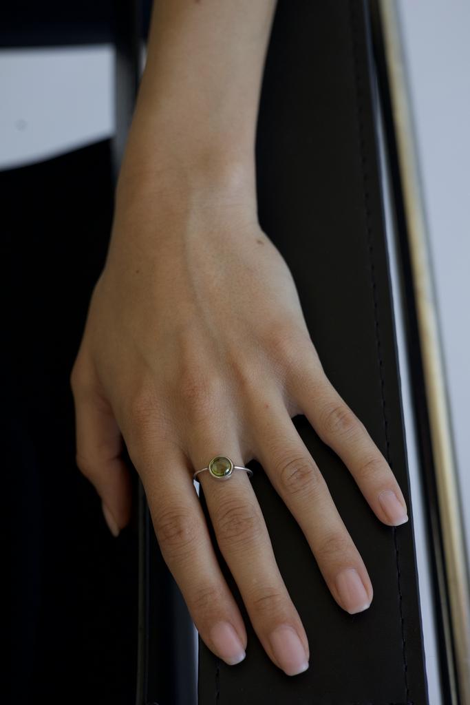 КОЛЬЦО С ЗЕЛЕНЫМ ФИАНИТОМ