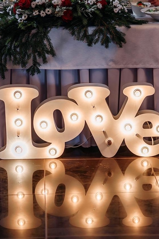 Надпись LOVE