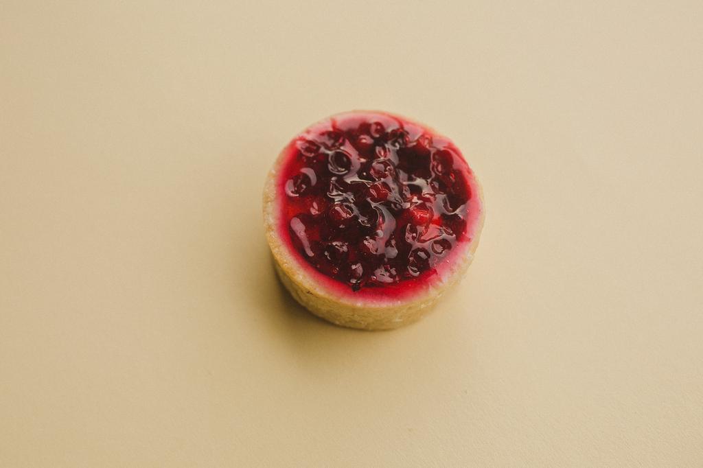 Тарталетка брусничная