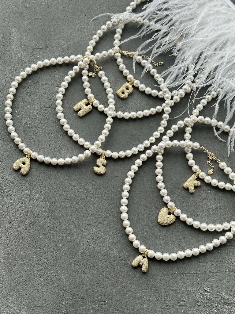 Именной чокер из жемчуга Майорка (разные буквы, позолота)