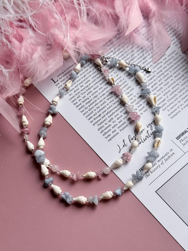 Чокер из натуральных камней с ракушками (родий)