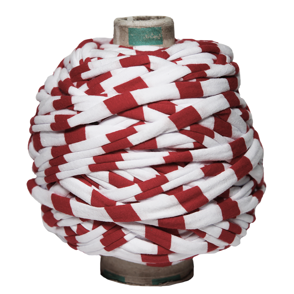 Трикотажная пряжа вторичного производства, 500 гр., цвет "Белый в красные полоски"