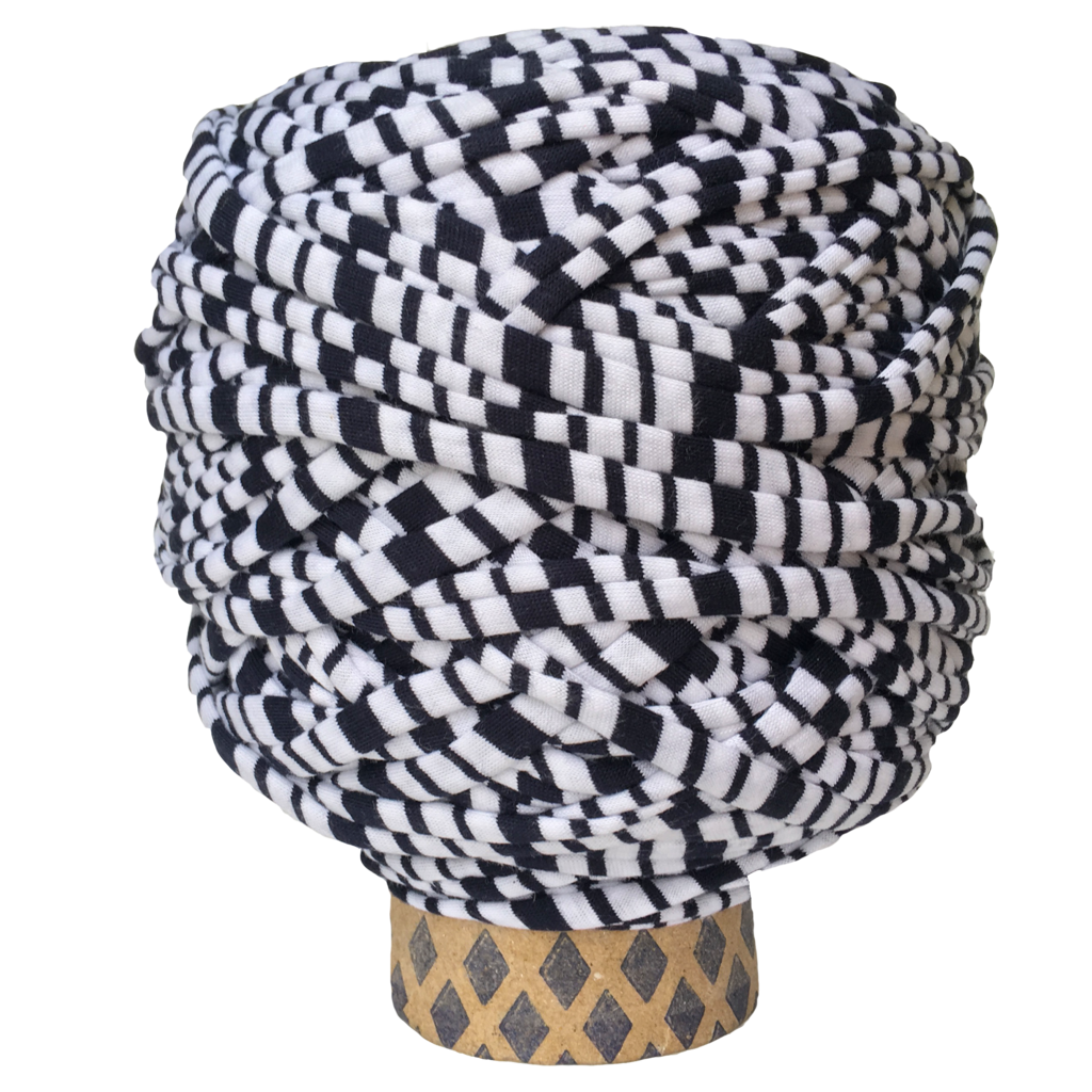 Трикотажная пряжа вторичного производства, 500 гр., цвет "Белый в тёмно-синюю полоску"