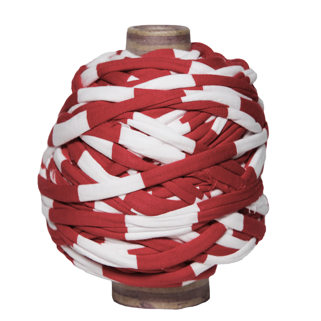 Трикотажная пряжа вторичного производства, 500 гр., цвет "Красно-белые широкие полоски"