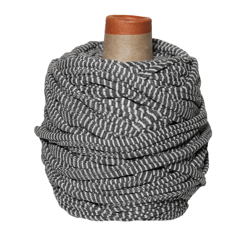 Трикотажная пряжа вторичного производства, 500 гр., цвет "Серо-белая полоска. Сеточка"