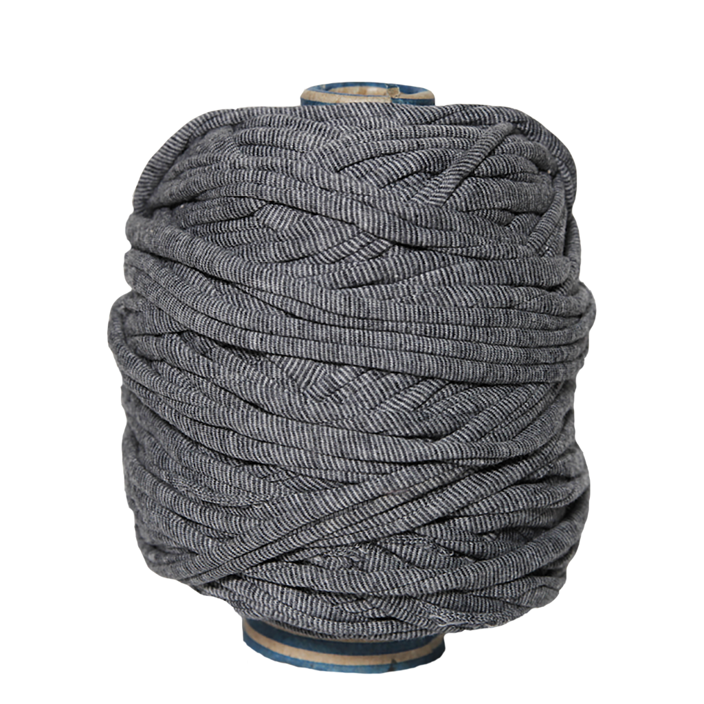 Трикотажная пряжа вторичного производства, 500 гр., цвет "Чёрный рябенький"