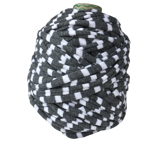 Трикотажная пряжа вторичного производства, 500 гр., цвет "Тёмно-серый меланж в белую полоску"