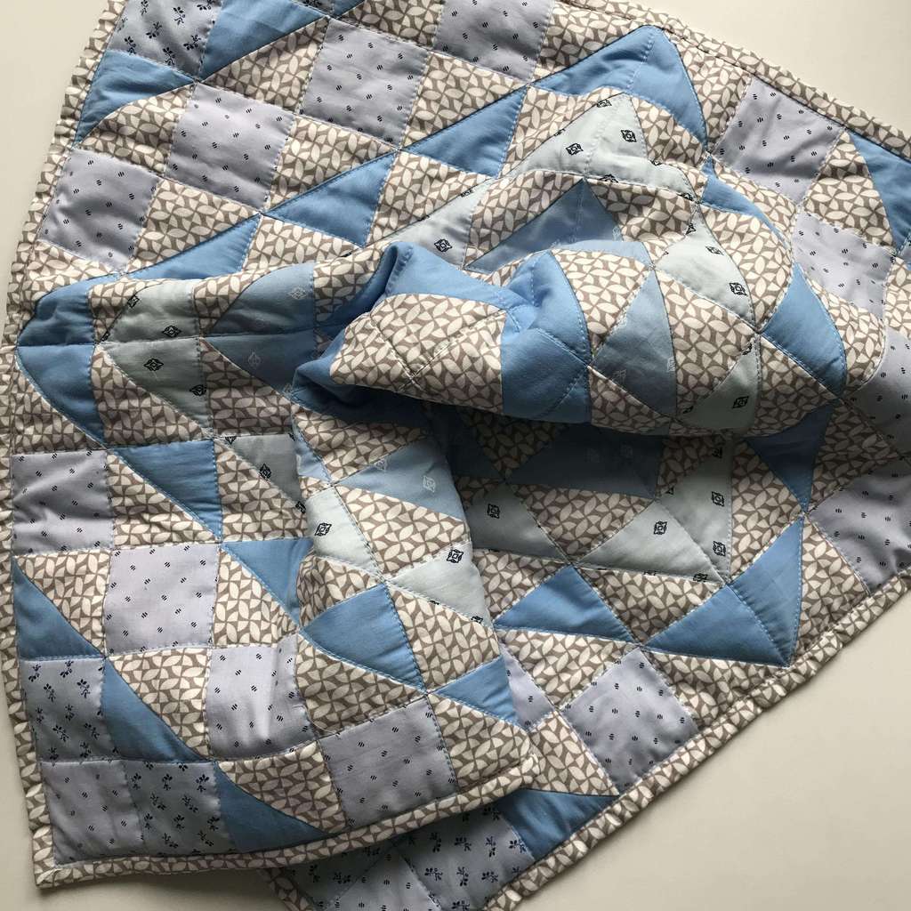 одеяло с подушкой