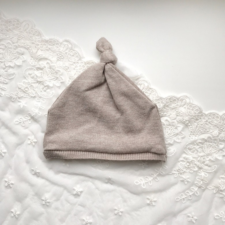 Шапочка с узелком / 1-3 months