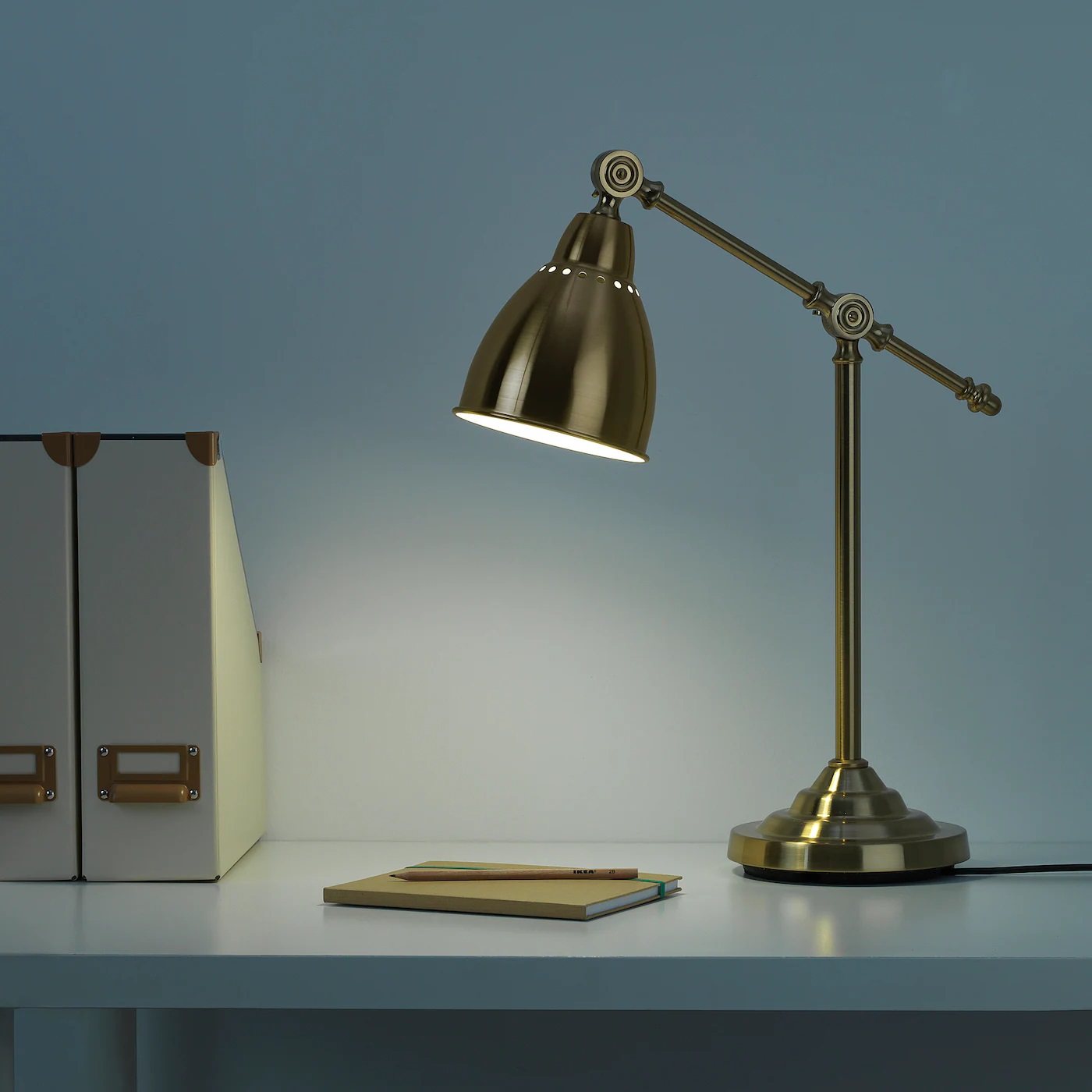 BAROMETER IKEA Лампа рабочая, желтая медь  (ТОВАР ВЫШЕЛ ИЗ АССОРТИМЕНТА)