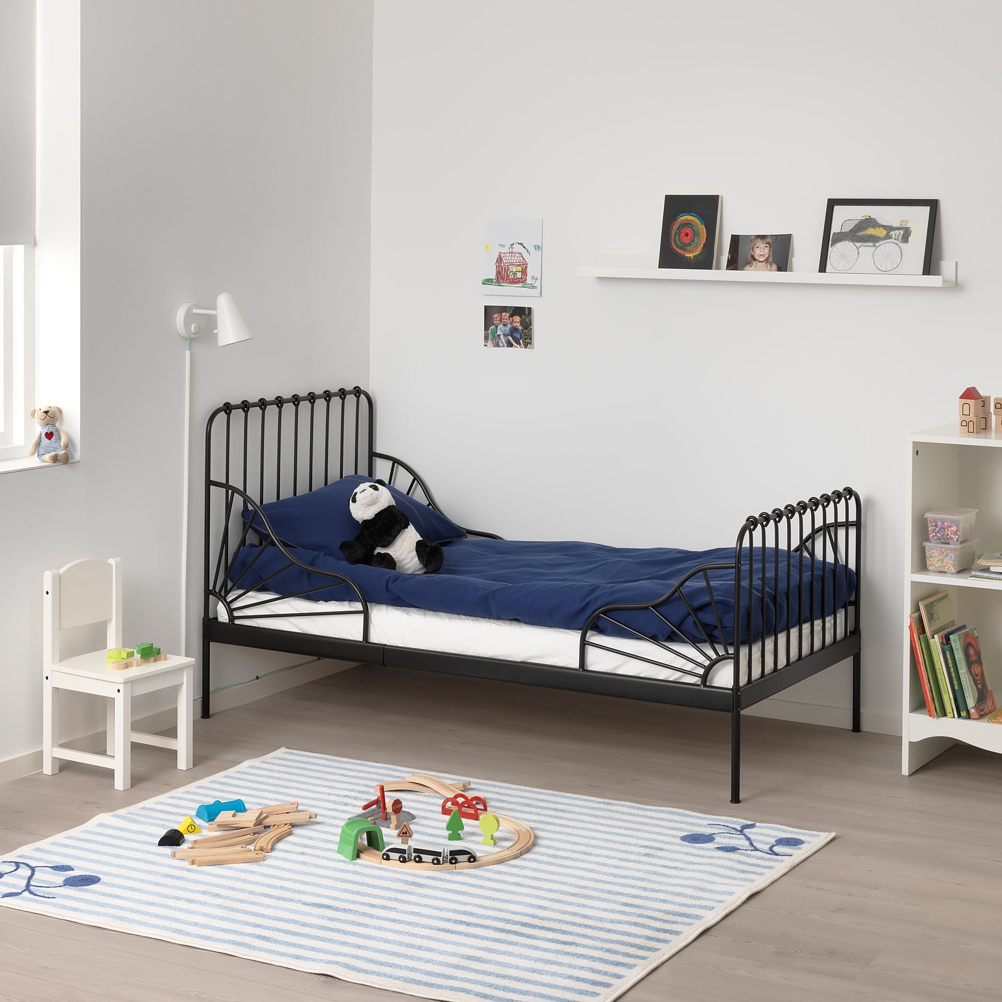 MINNEN/LUROY IKEA Раздвижная кровать с реечным дном, черный 80x200 см  (ТОВАР ВЫШЕЛ ИЗ АССОРТИМЕНТА)