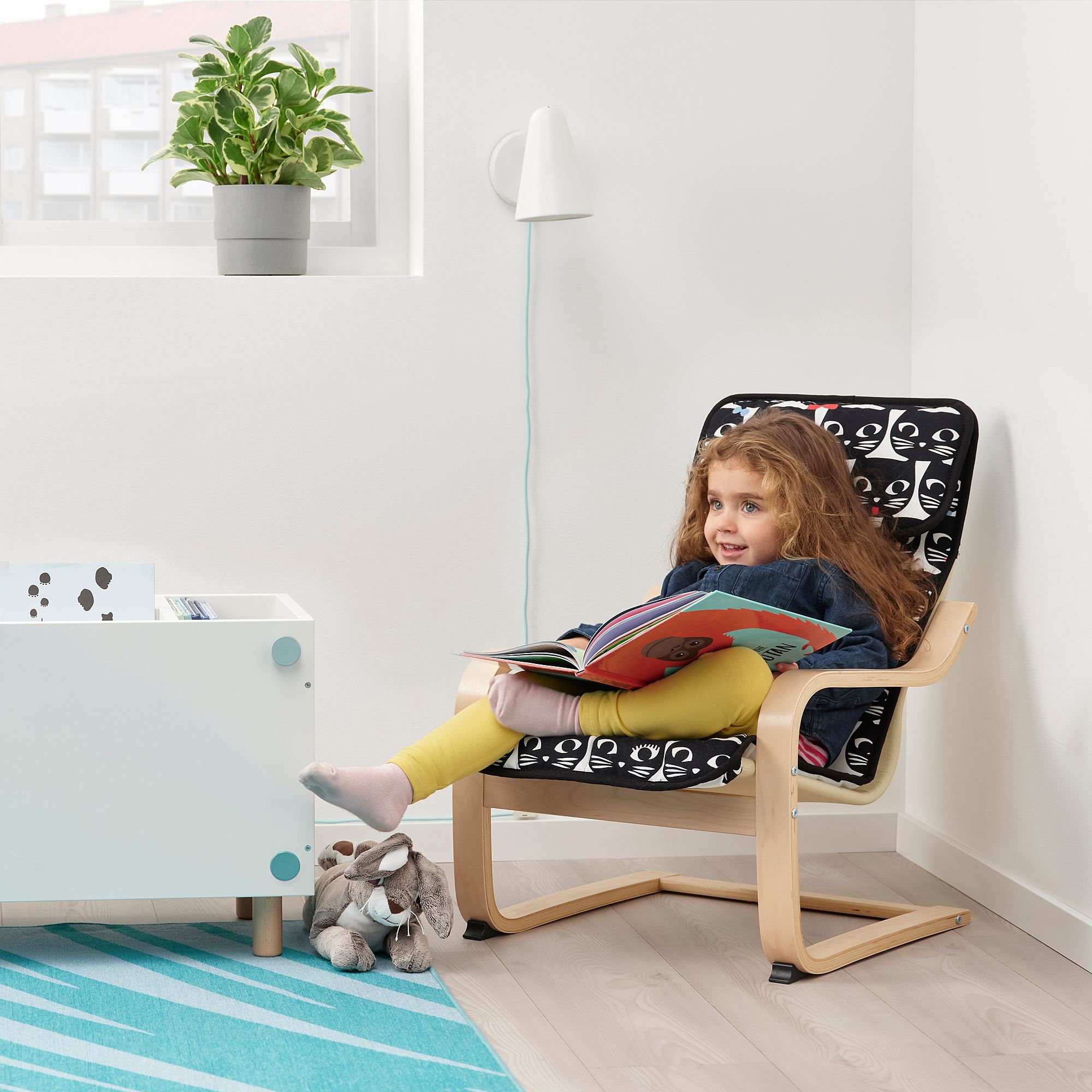 POANG IKEA ПОЭНГ Кресло детское, березовый шпон/черный  (ТОВАР ВЫШЕЛ ИЗ АССОРТИМЕНТА)