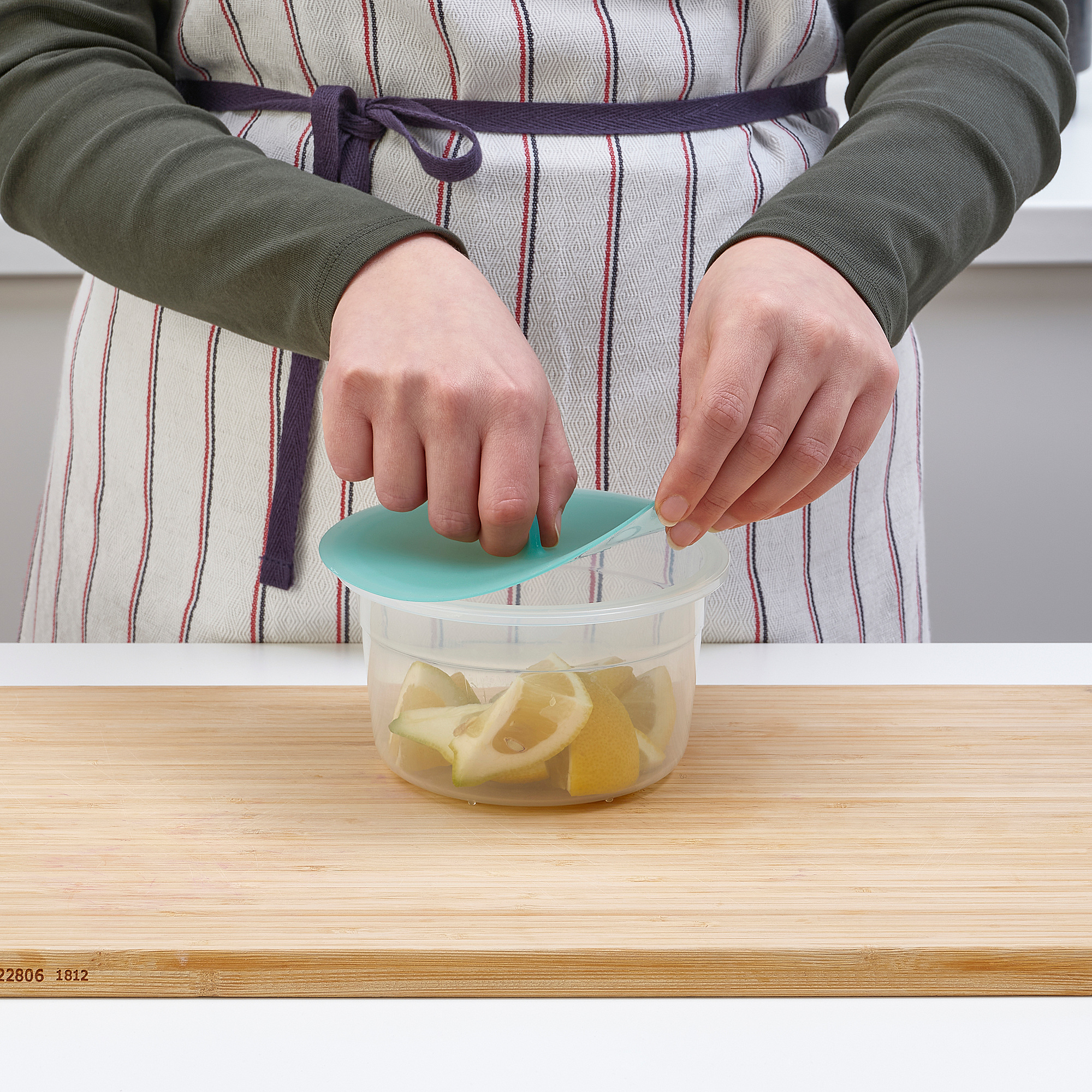 IKEA 365+ Контейнер для продуктов с крышкой, круглой формы пластик/силикон, 750 мл  (ТОВАР ВЫШЕЛ ИЗ АССОРТИМЕНТА)