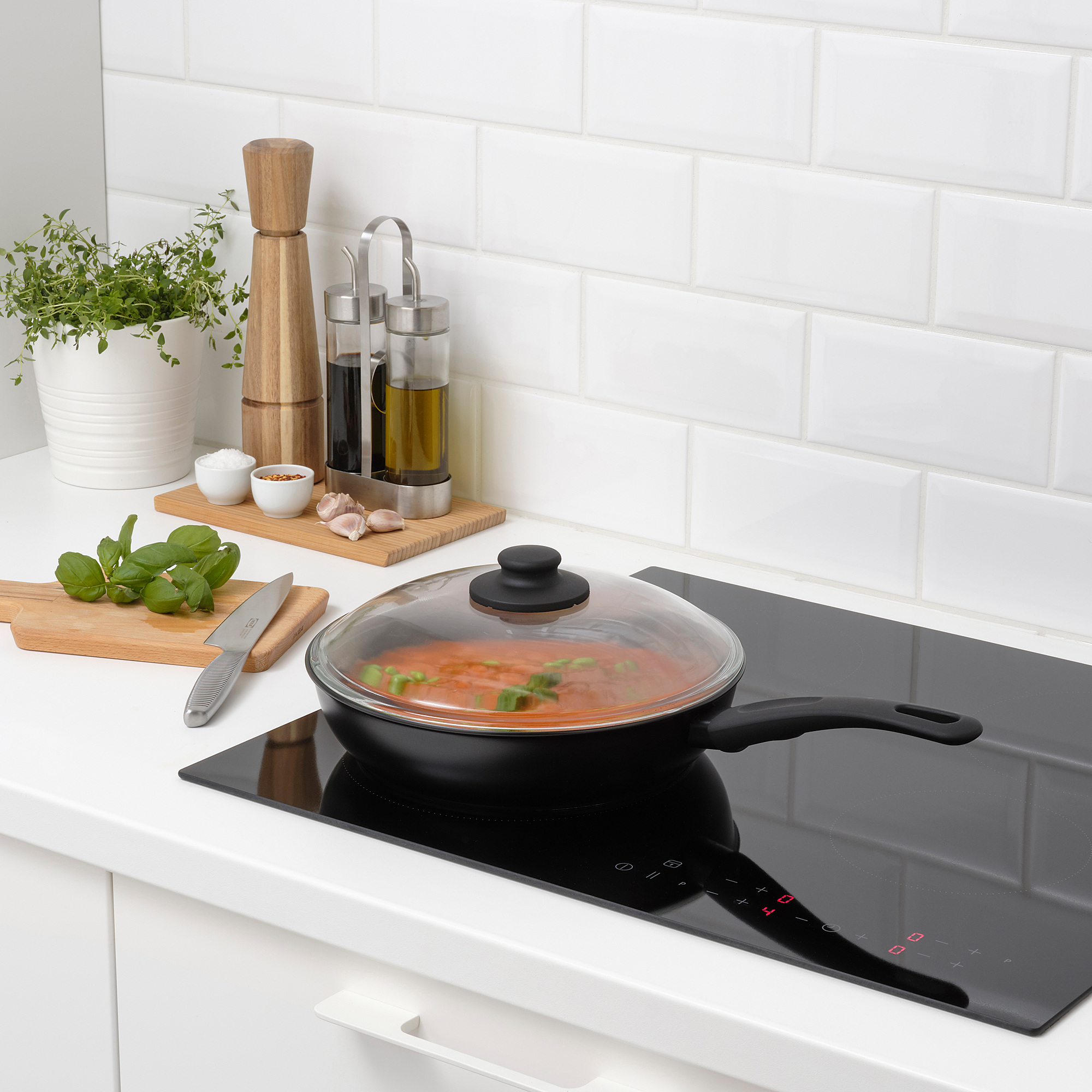 HEMLAGAD IKEA Сотейник c крышкой, 26 см,teflon® select (ТОВАР ВЫШЕЛ ИЗ АССОРТИМЕНТА)