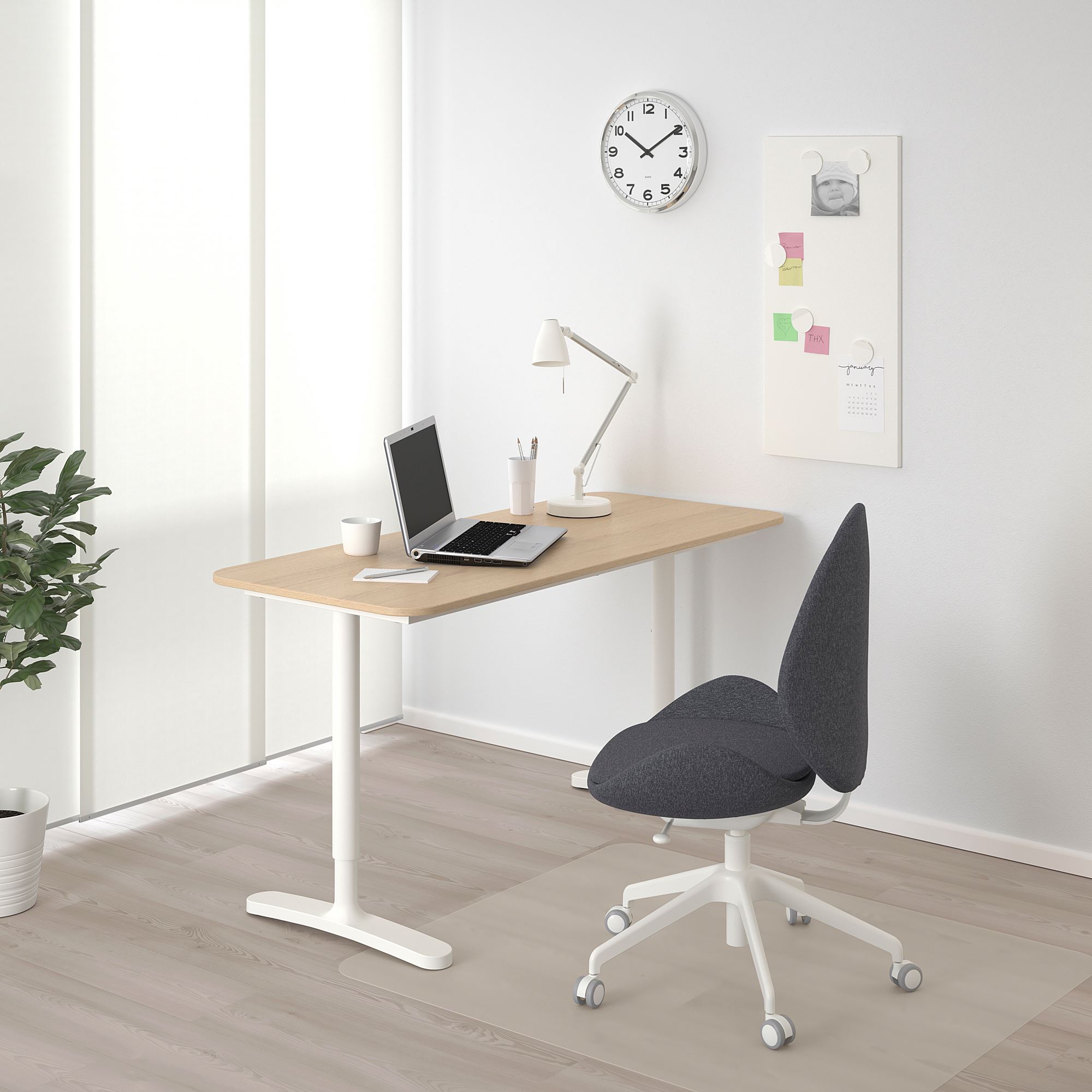 BEKANT IKEA Стол, дуб/белый, 140x60 cm  (ТОВАР ВЫШЕЛ ИЗ АССОРТИМЕНТА)