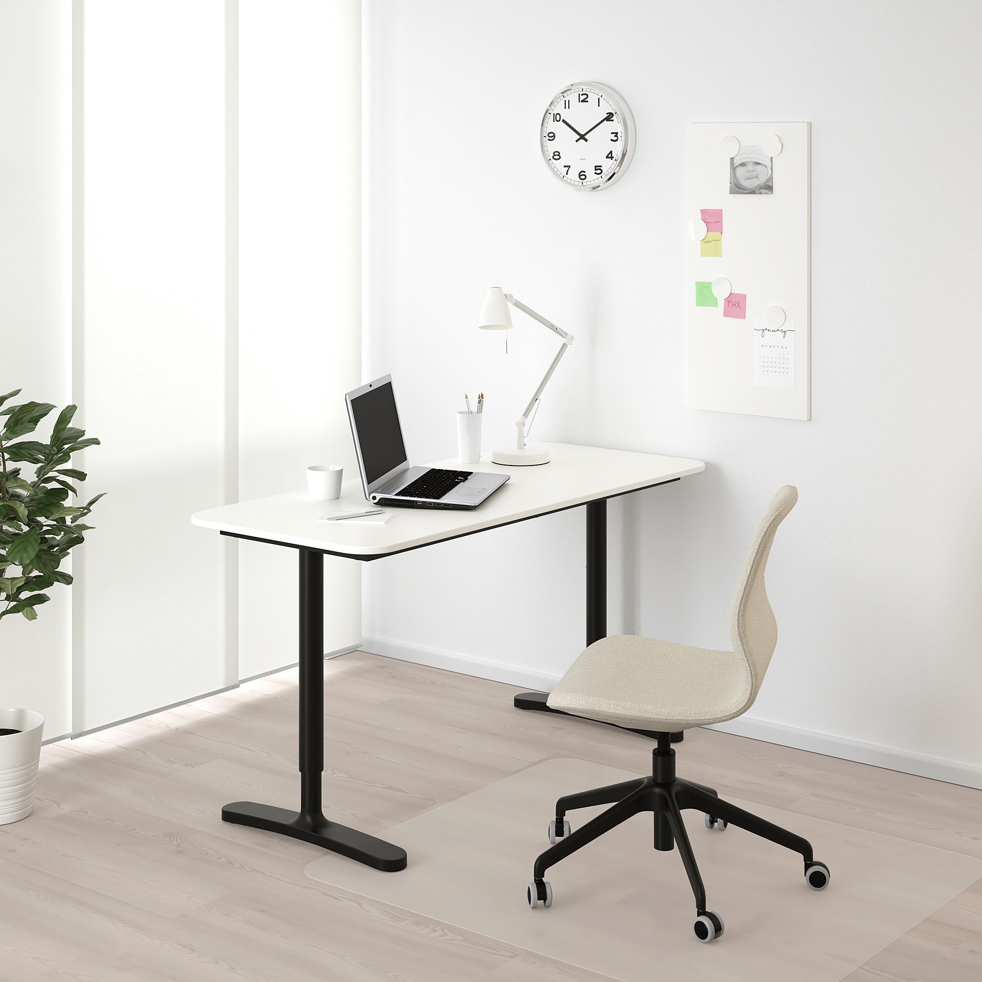 BEKANT IKEA Стол, белый/чёрный, 140x60 cm  (ТОВАР ВЫШЕЛ ИЗ АССОРТИМЕНТА)