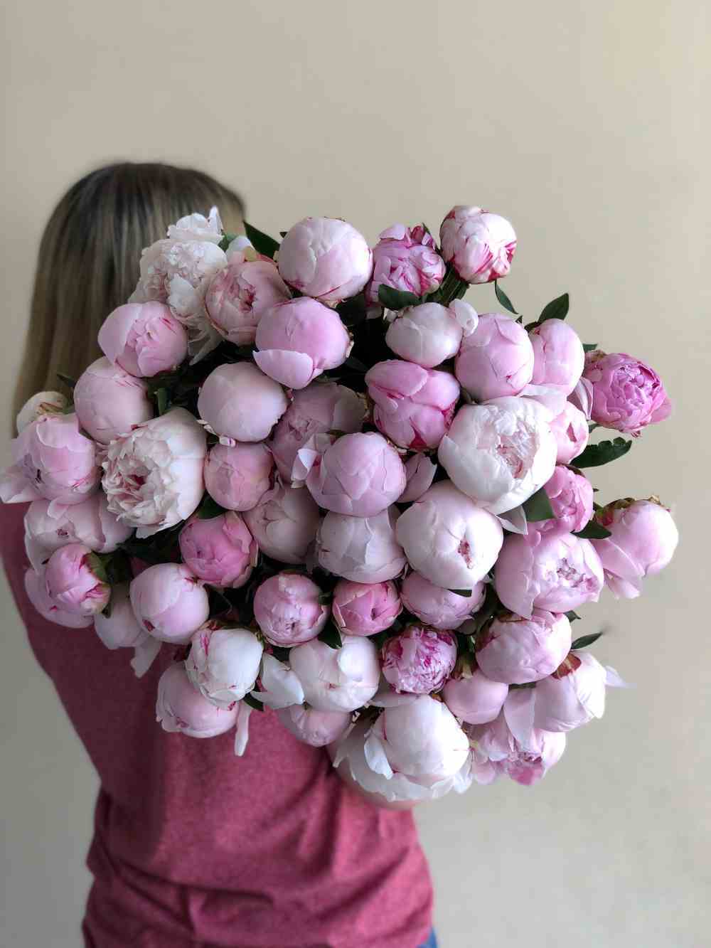 Букет 50  пионов #48