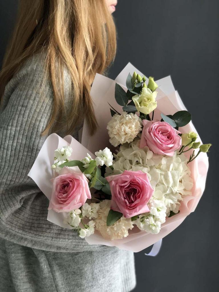 Букет с гортензией и французской розой #170
