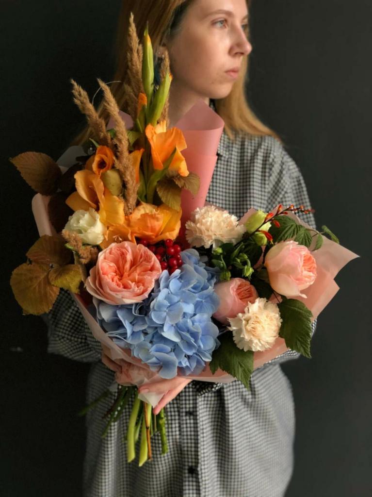 Необычно-красивый букет цветов