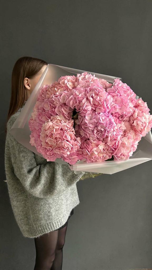 розовый букет гортензий