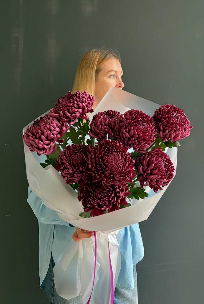 букет больших хризантем