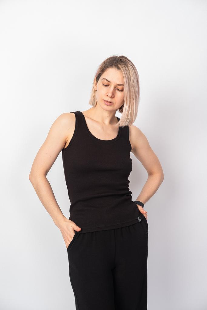 Топ чёрного цвета