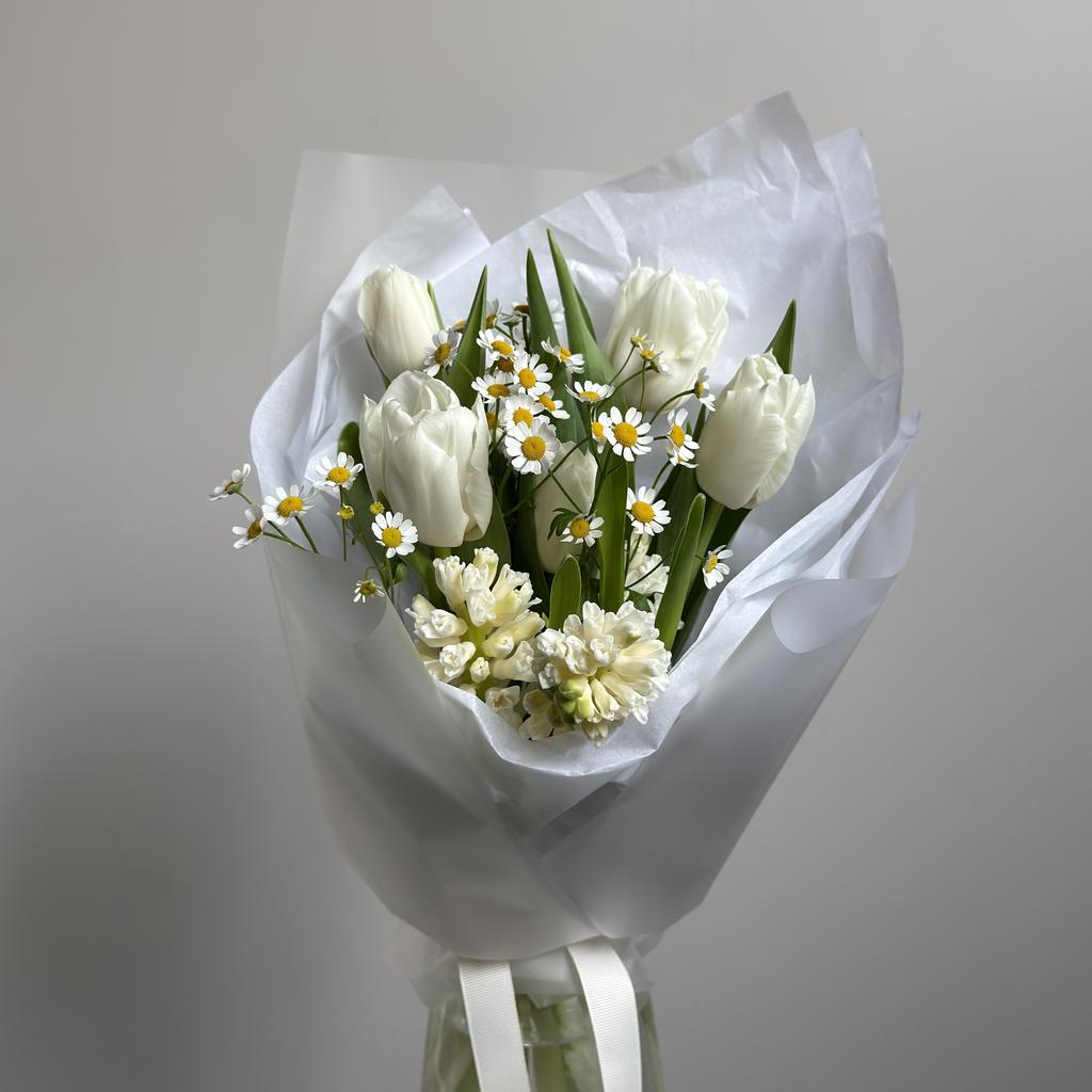 Букет с тюльпанами и гиацинтами