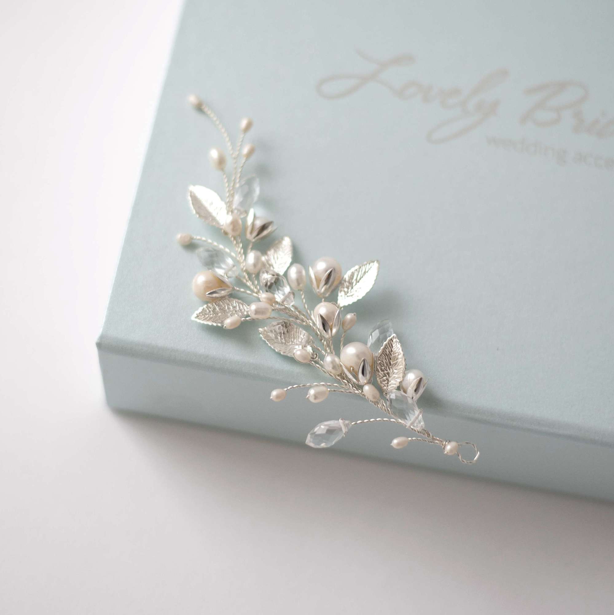 веточка в прическу,  свадебные прически с веточкой, веточка в прическу купить, свадебные украшения для волос, свадебный аксессуар, свадебные украшения на голову, украшения для невесты, свадебные украшения для невесты, украшения невесты купить,  украшения невесты фото, украшение на голову для невесты, бижутерия невеста,  свадебный бижутерия,  бижутерия интернет магазин,  украшения ручной работы купить,  украшения ручной работы,  авторские украшения ручной работы
