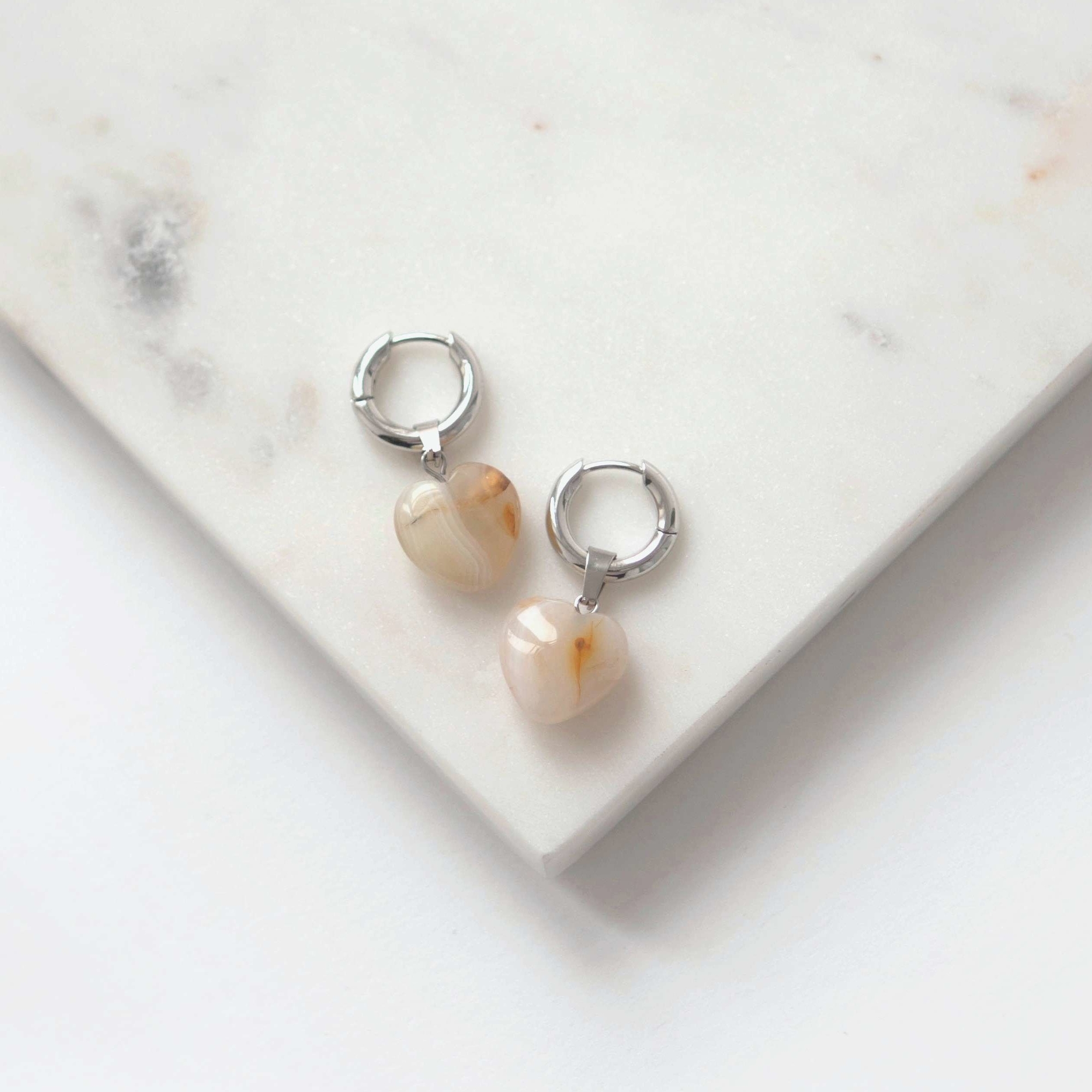 серьги с натуральными камнями,  серьги с агатом, серьги с сердечками, повседневные серьги, серьги купить спб