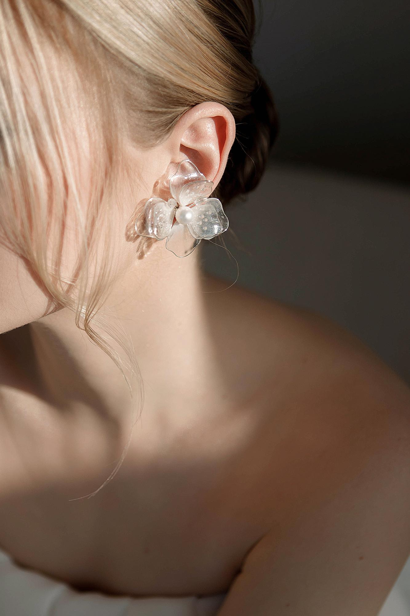 серьги цветы, серьги цветы купить, свадебные серьги цветы купить, свадебная бижутерия, серьги для невесты, серьги на свадьбу, вечерние серьги, свадебные серьги, серьги с фианитами, серьги лепестки, серьги с лепестками купить