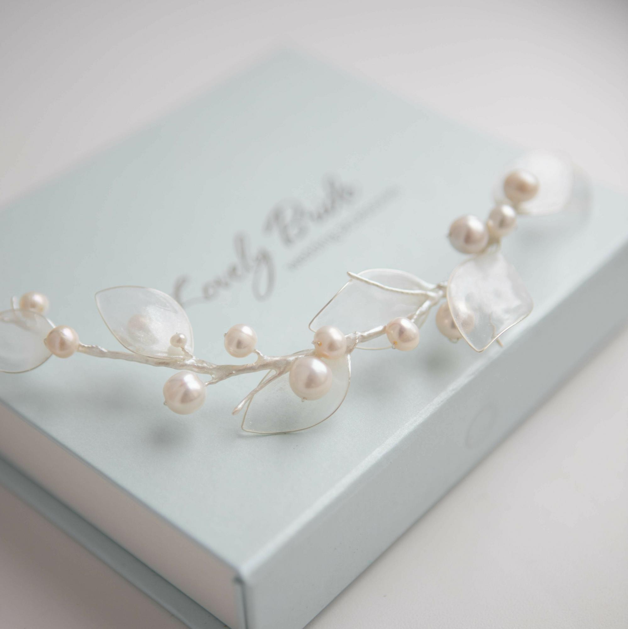 веточка в прическу,  свадебные прически с веточкой, веточка в прическу купить, свадебные украшения для волос, свадебный аксессуар, свадебные украшения на голову, украшения для невесты, свадебные украшения для невесты, украшения невесты купить,  украшения невесты фото, украшение на голову для невесты, бижутерия невеста,  свадебный бижутерия,  бижутерия интернет магазин,  украшения ручной работы купить,  украшения ручной работы,  авторские украшения ручной работы