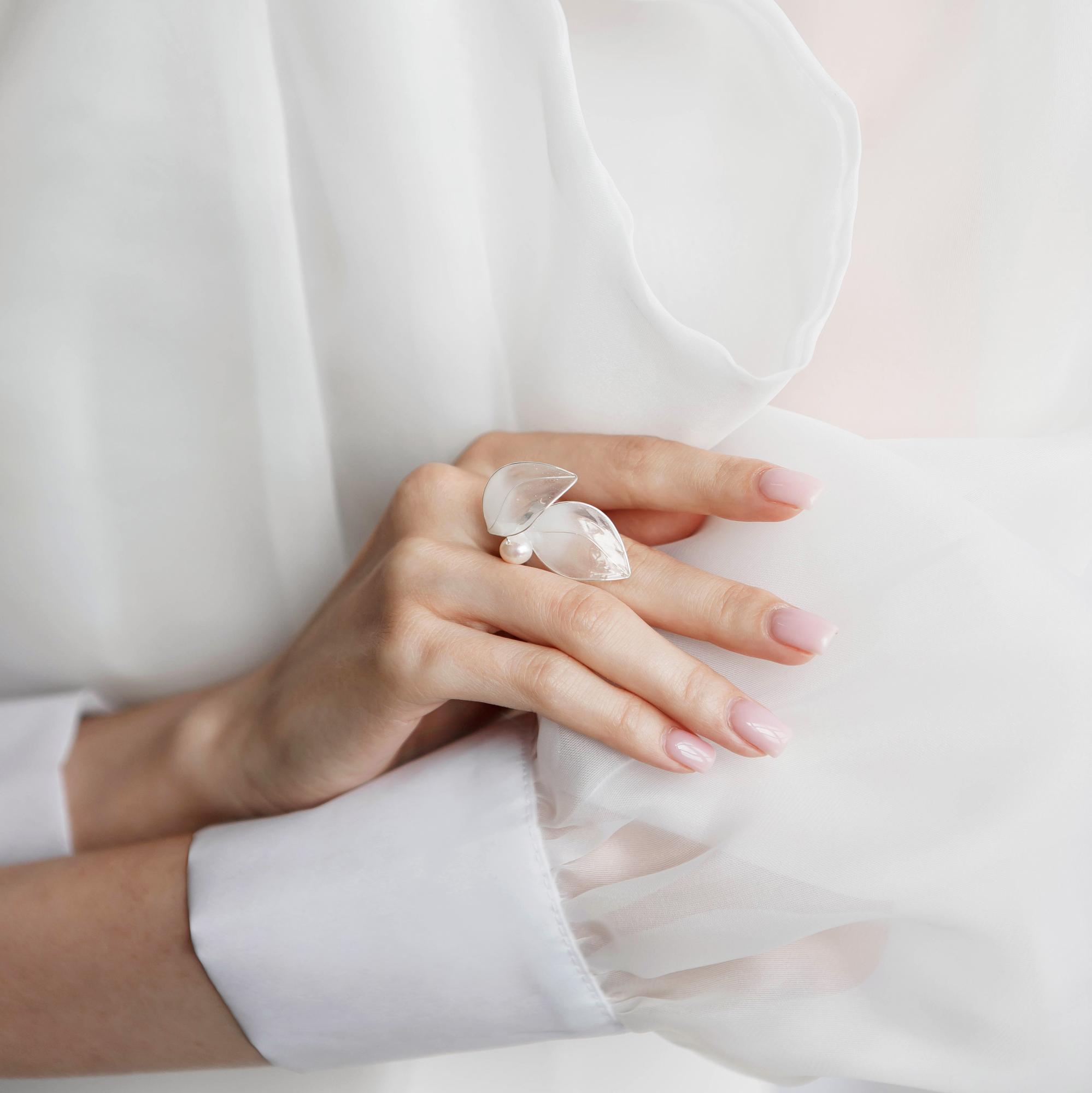 кольцо с лепестками, кольцо ручной работы купить, вечерние украшения, крупное женское кольцо, женские кольца ручной работы