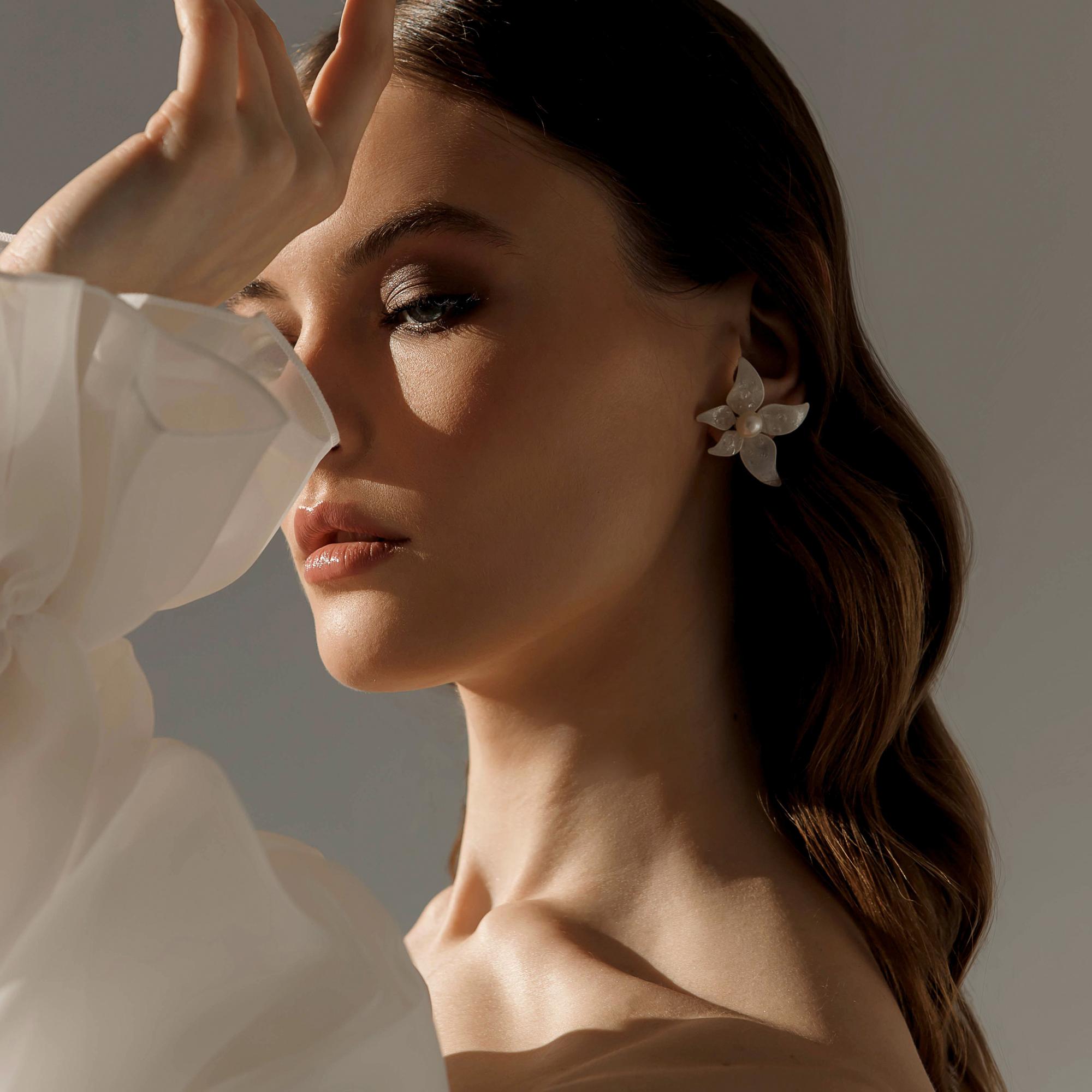 серьги цветы, серьги цветы купить, свадебные серьги цветы купить, свадебная бижутерия, серьги для невесты, серьги на свадьбу, вечерние серьги, свадебные серьги, серьги с фианитами, серьги лепестки, серьги с лепестками купить