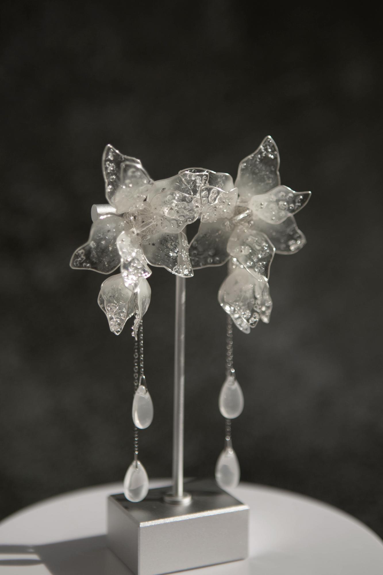 серьги цветы длинные, серьги цветы купить, свадебные серьги цветы купить, свадебная бижутерия, серьги для невесты, серьги на свадьбу, вечерние серьги, свадебные серьги, серьги с фианитами, серьги лепестки, серьги с лепестками купить