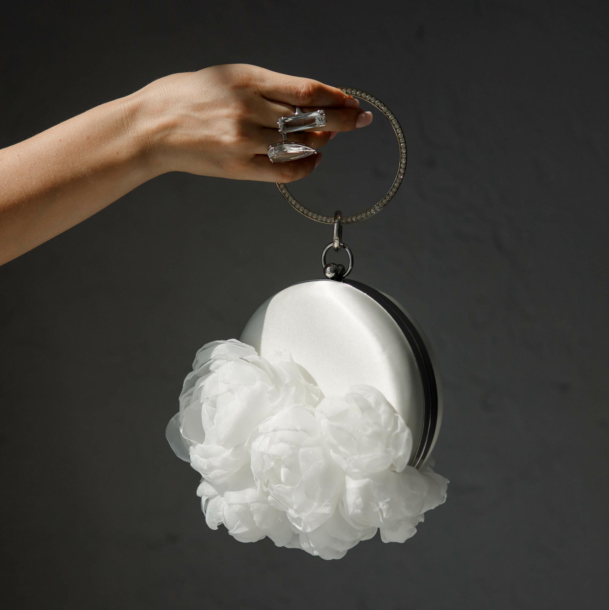 сумочка для невесты, свадебная сумочка, сумочка с цветами белая, сумочка ручной работы на свадьбу, свадебный клатч, клатч для невесты