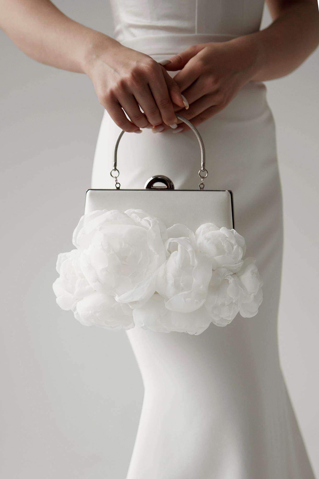 сумочка для невесты купить, свадебная сумочка, сумочка с цветами белая, сумочка ручной работы на свадьбу, свадебный клатч, клатч для невесты