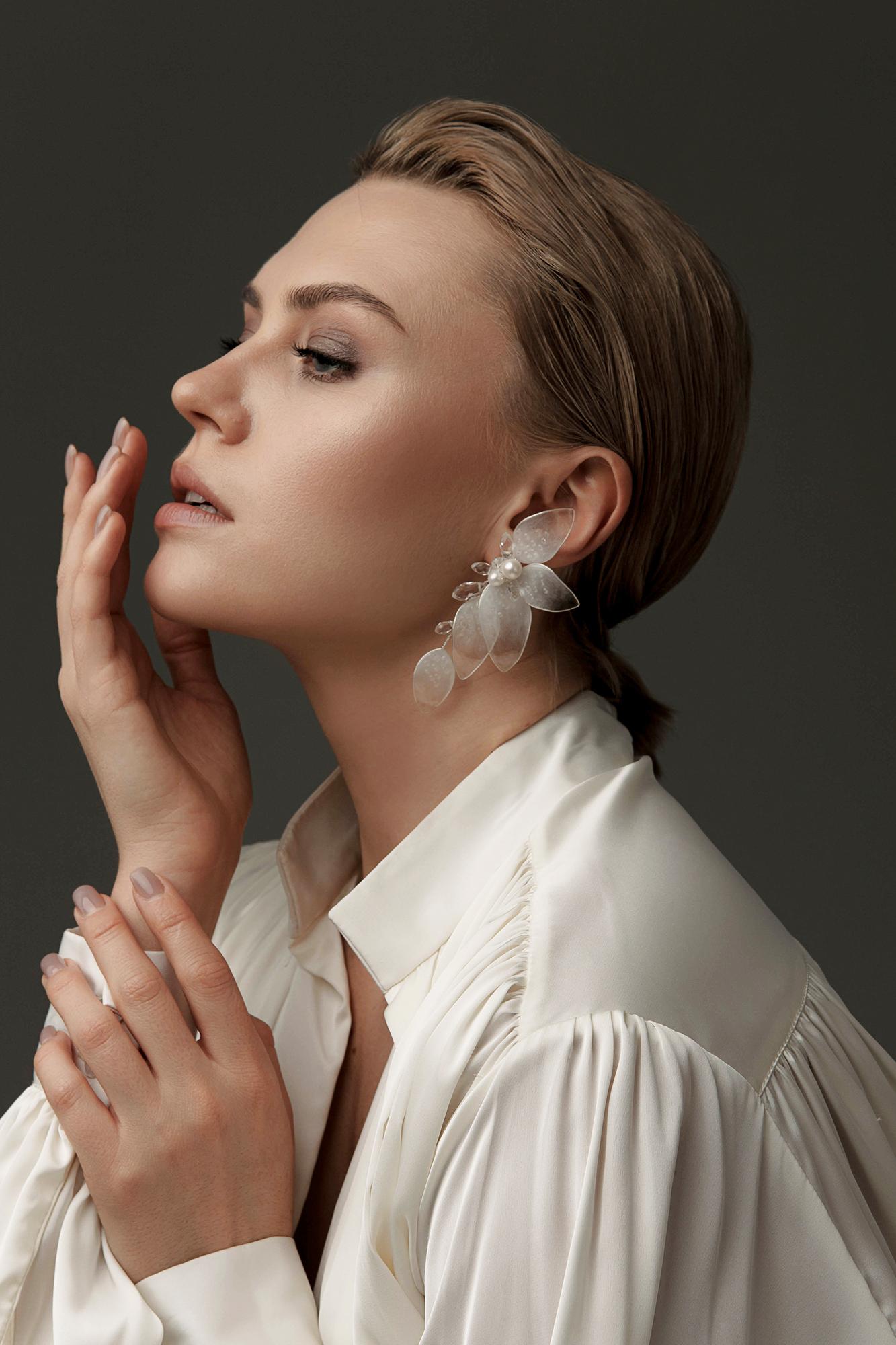 асимметричные серьги для невесты, серьги для невесты, свадебные серьги, свадебные серьги спб, свадебный бижутерия, серьги с хрусталем, серьги для невесты купить, свадебные украшения для невест купить