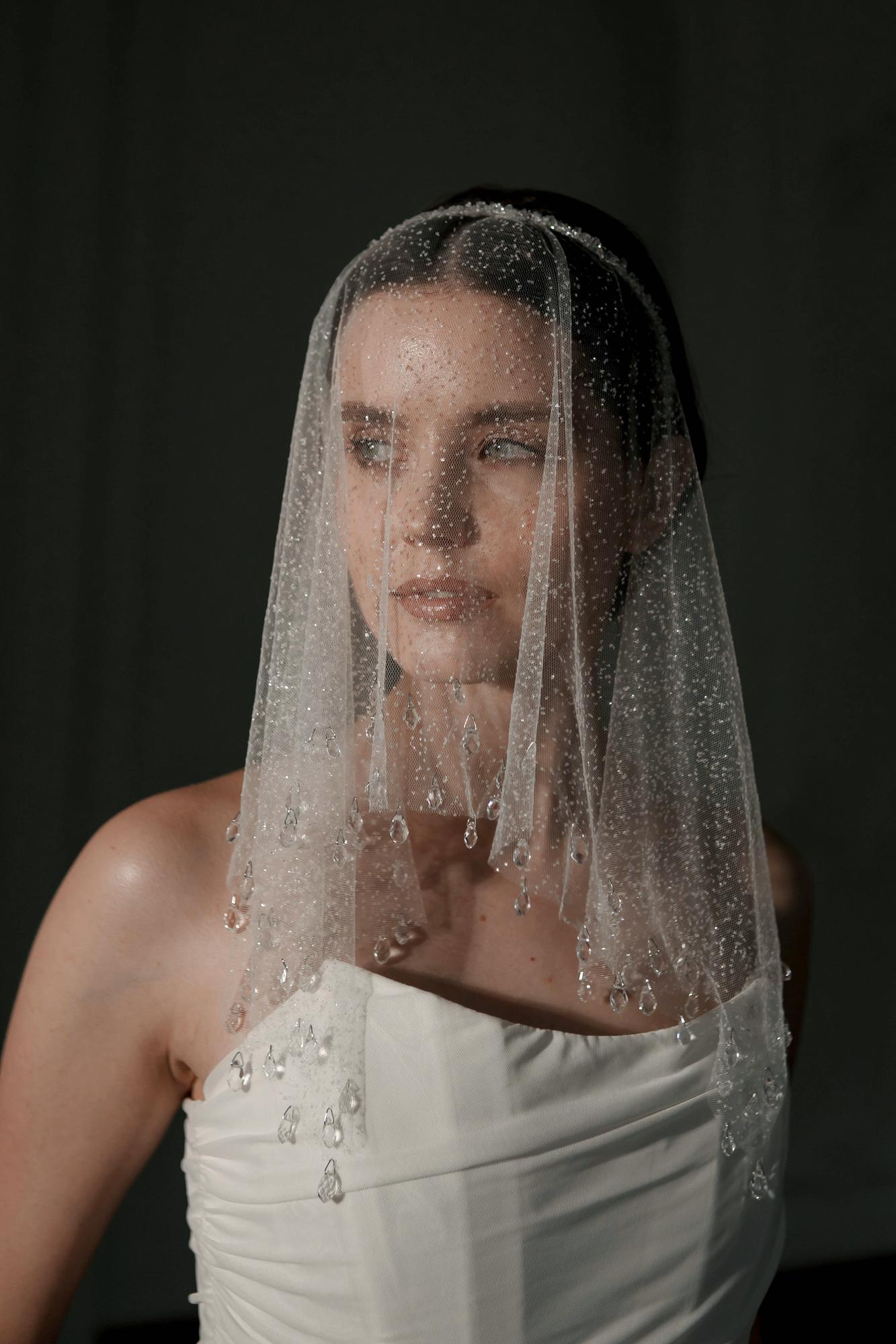 вуаль невесты, вуаль на свадьбу, вуалетка свадебная с вышивкой, свадебная вуаль купить, вуалетка со стразами, свадебные аксессуары для невесты, короткая фата купить