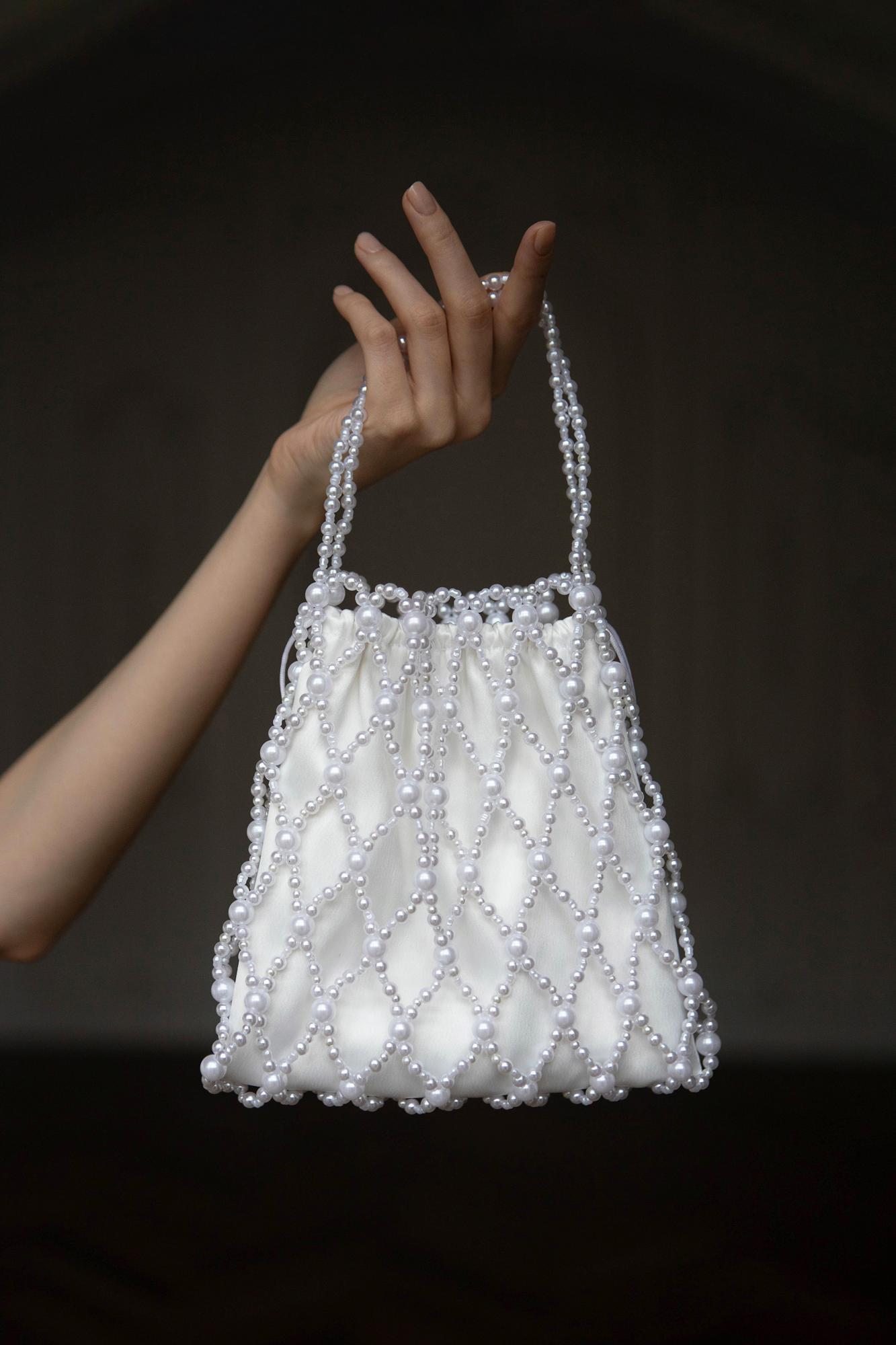 сумочка для невесты купить, свадебная сумочка авоська, сумочка с жемчугом белая, сумочка ручной работы на свадьбу, свадебный клатч, клатч для невесты