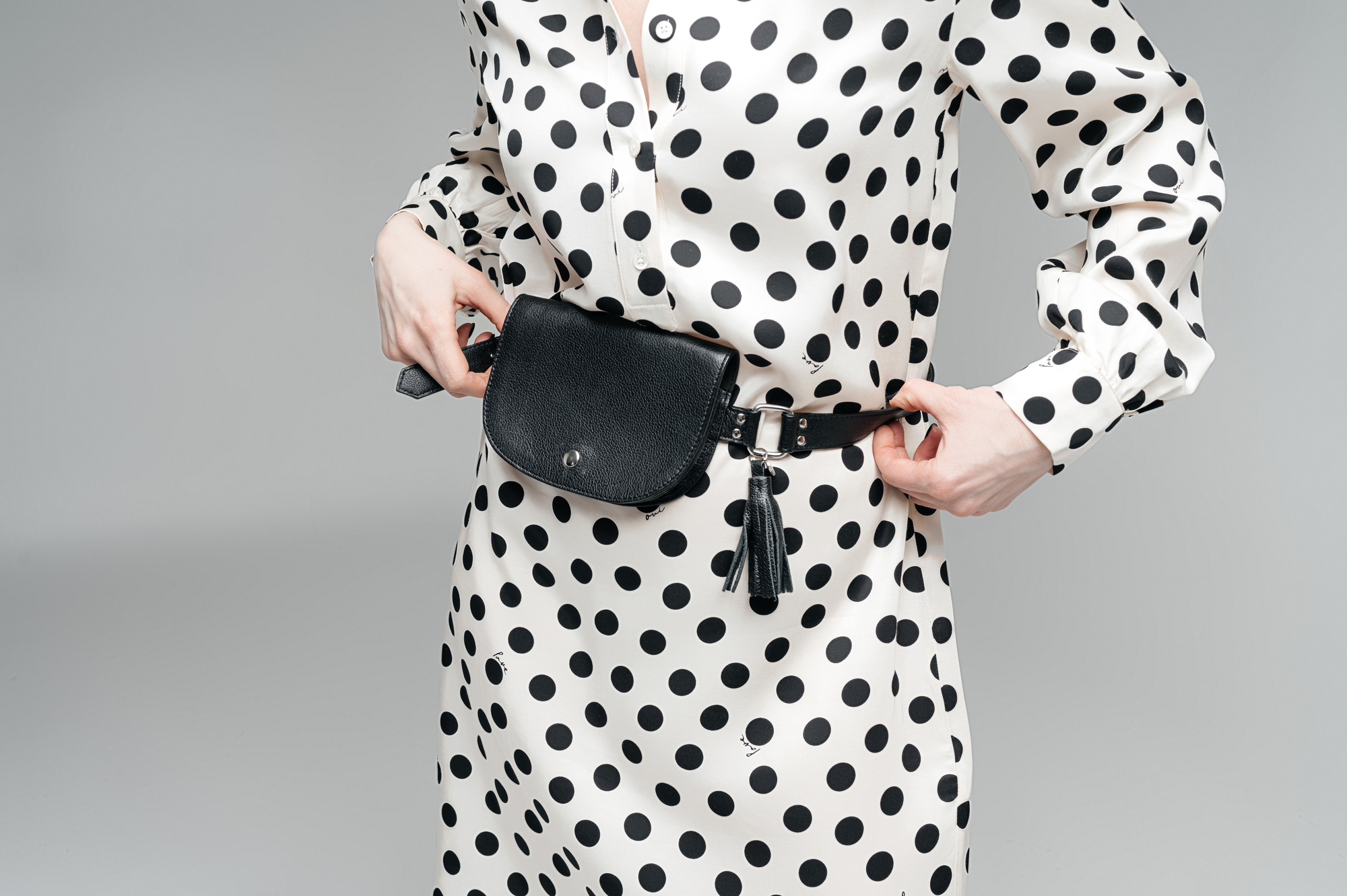 Сумка поясная черная